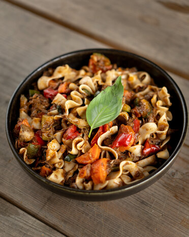 Botmas Spelt tagliatelle Italiaanse Stoof Botmas Spelt tagliatelle Italiaanse Stoof