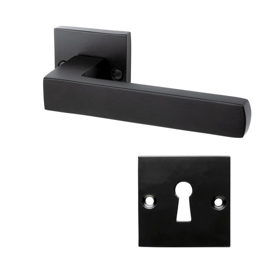Mooi Deurbeslag Deurklink Nova mat zwart met vierkante sleutelrozetten