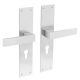 Intersteel Deurklink Amsterdam met schild 250x55x2mm profielcilindergat 55mm rvs geborsteld Intersteel Deurklink Amsterdam met schild 250x55x2mm profielcilindergat 55mm rvs geborsteld