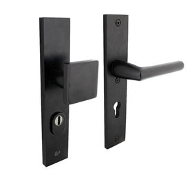 Intersteel Veiligheidsbeslag met kerntrekbeveiliging skg3 profielcilinder 72 mm rechthoekig voordeurbeslag zwart Intersteel Veiligheidsbeslag met kerntrekbeveiliging skg3 profielcilinder 72 mm rechthoekig voordeurbeslag zwart