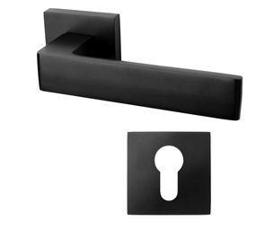 Mooi Deurbeslag Deurklink Nova21 mat zwart met vierkante cilinderrozetten Mooi Deurbeslag Deurklink Nova21 mat zwart met vierkante cilinderrozetten