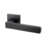 Mooi Deurbeslag Deurklink Nova in mat zwart met vierkante rozetten Mooi Deurbeslag Deurklink Nova in mat zwart met vierkante rozetten