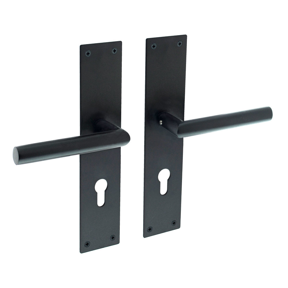 Intersteel Deurklink jura met schild 250x55x2mm profielcilindergat 72mm zwart Intersteel Deurklink jura met schild 250x55x2mm profielcilindergat 72mm zwart