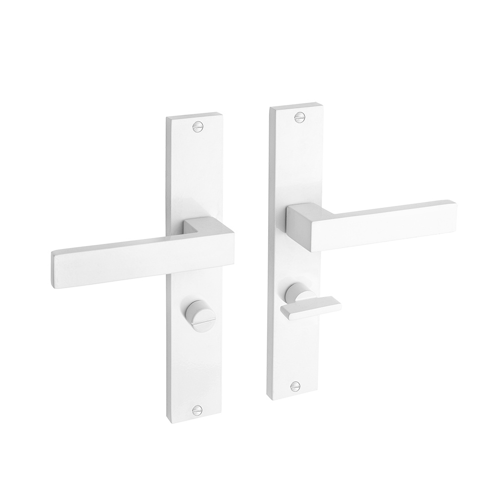 Mooi Deurbeslag Deurklink Lusso geveerd met schild wc slot 55/8mm wit