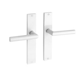 Mooi Deurbeslag Ferro geveerd op schild blind wit