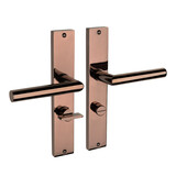 Mooi Deurbeslag Ferro geveerd op schild wc 63/8 PVD glanzend brons Mooi Deurbeslag Ferro geveerd op schild wc 63/8 PVD glanzend brons