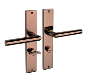 Mooi Deurbeslag Ferro geveerd op schild wc 63/8 PVD glanzend brons Mooi Deurbeslag Ferro geveerd op schild wc 63/8 PVD glanzend brons