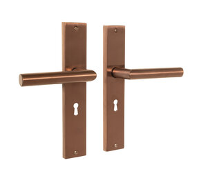 Mooi Deurbeslag Ferro geveerd op schild sleutelgat 55mm mat brons