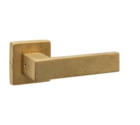 Intersteel Enkele deurklink Amsterdam op rozet verdekt 53x53X10mm PVD messing getrommeld Intersteel Enkele deurklink Amsterdam op rozet verdekt 53x53X10mm PVD messing getrommeld