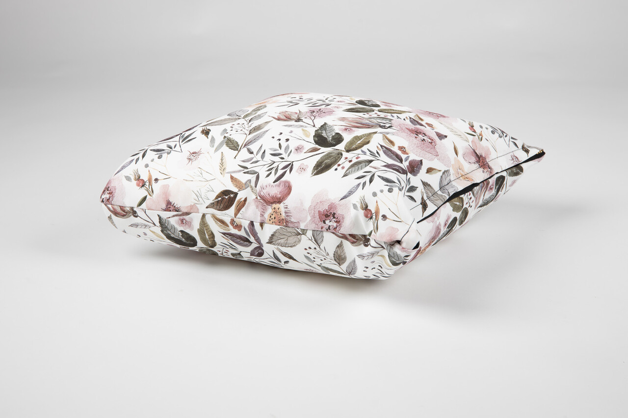 Textirieur Sierkussen bloemen witte achtergrond Textirieur Sierkussen bloemen witte achtergrond