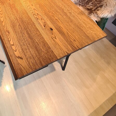 Eiken CNC boomstam tafelblad - op maat - 2-laags massief - 8 cm dik - rustiek eikenhout (B/C) - smalle lamel (4-10 cm) - gelijmd KD 8-12%