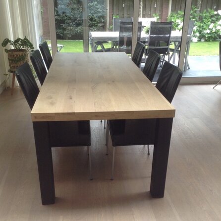 Eiken tafelblad - 3-laags (hol) - op maat - 6 cm dik - rustiek eikenhout (B/C) - smalle lamel (4-10 cm) - gelijmd KD 8-12%