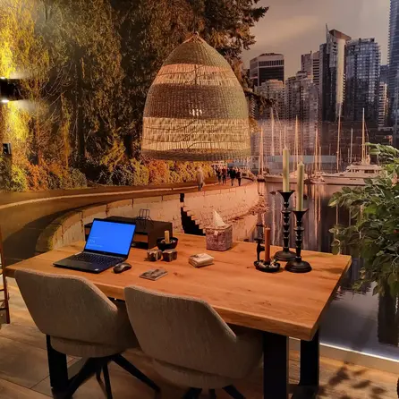 Eiken boomstam tafelblad - 4 cm dik - rustiek eikenhout (B/C) - XL lamel (10-25 cm) - vaste afmetingen - gelijmd KD 8-12% Eiken boomstam tafelblad - 4 cm dik - rustiek eikenhout (B/C) - XL lamel (10-25 cm) - vaste afmetingen - gelijmd KD 8-12%