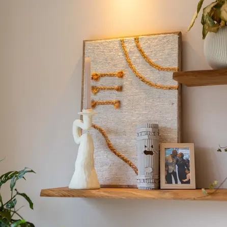 Eiken CNC boomstam wandplank zwevend - op maat - 3 cm dik - prime eikenhout (A/B) - met plankdragers - gelijmd KD 8-12% Eiken CNC boomstam wandplank zwevend - op maat - 3 cm dik - prime eikenhout (A/B) - met plankdragers - gelijmd KD 8-12%