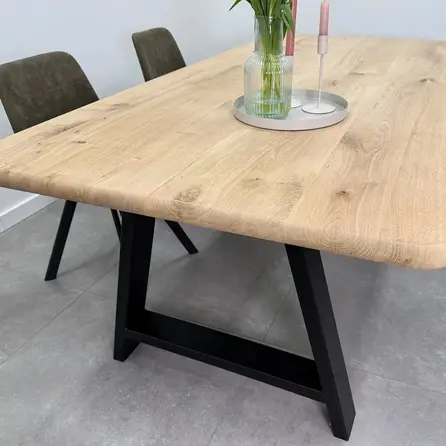 Eiken tafelblad met ronde hoeken en bolle rand - 4 cm dik - rustiek eikenhout (B/C) - medium lamel (6-12 cm) - vaste afmetingen - gelijmd KD 8-12%