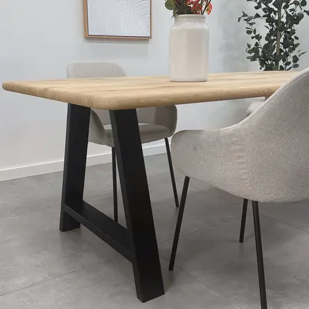 Eiken tafelblad met ronde hoeken en bolle rand - 4 cm dik - rustiek eikenhout (B/C) - medium lamel (6-12 cm) - vaste afmetingen - gelijmd KD 8-12%