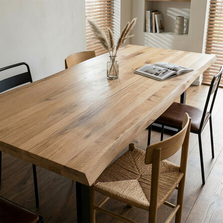 Eiken CNC boomstam tafelblad - 2-laags massief - 6 cm dik - rustiek eikenhout (B/C) - smalle lamel (4-10 cm) - vaste afmetingen - gelijmd KD 8-12%