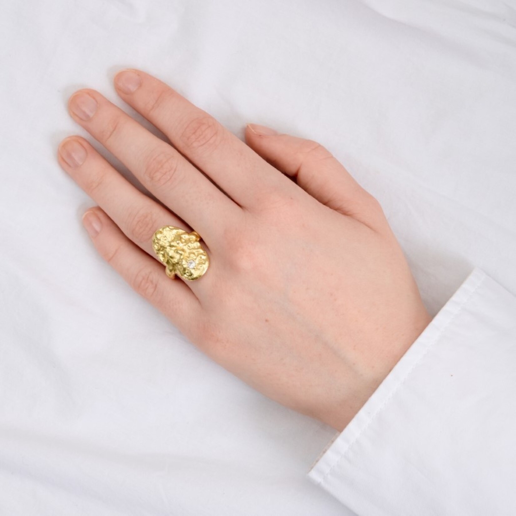 Pure by nat Ring Oval Foil Zircon - Gold Plated