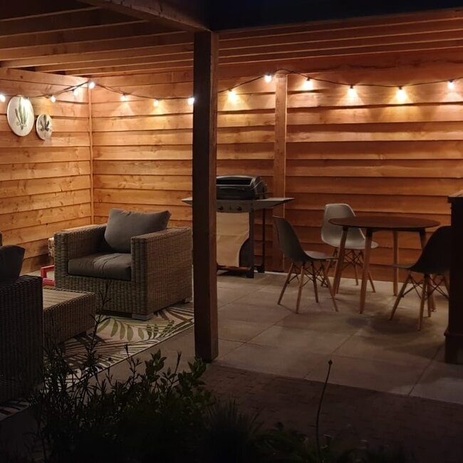 Lichtsnoer voor buiten van 28 meter met 60 melkwitte LED lampen