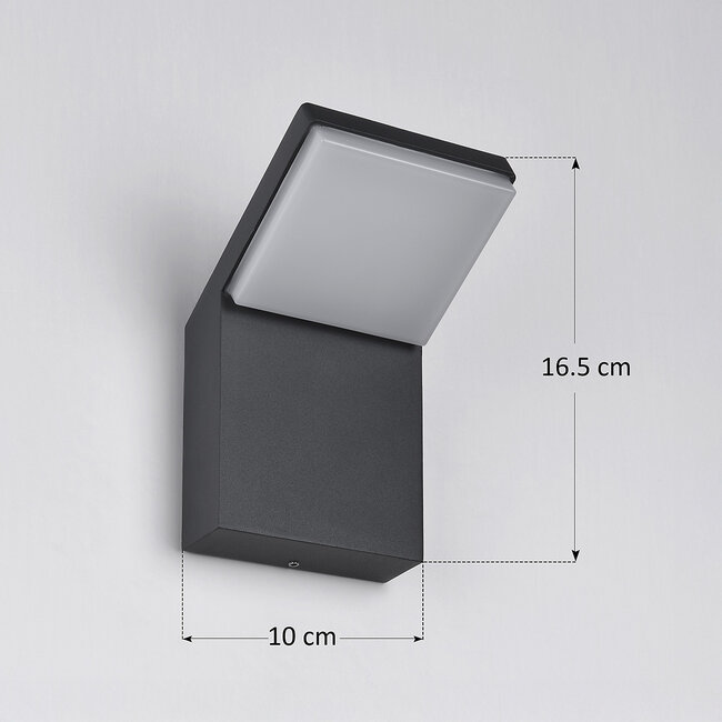 Modern Outdoor Wall Light - Giraffe