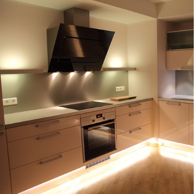 Surface-mounted cabinet lighting Apollo with large LED incl. sensor