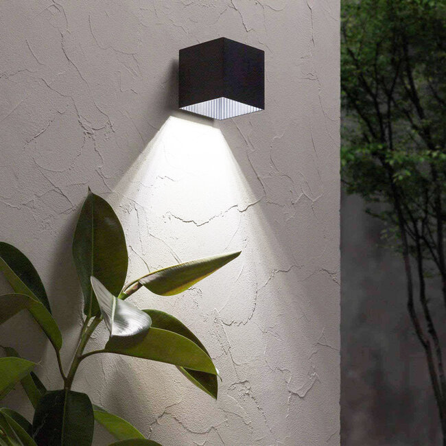 Solar outdoor lamp Vikke - black
