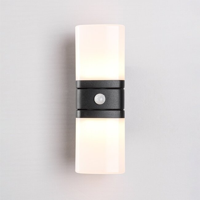 Adjustable outdoor wall light Bobby with sensor - black integrated LED