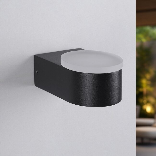 Feline outdoor wall light with integrated LEDs - Black