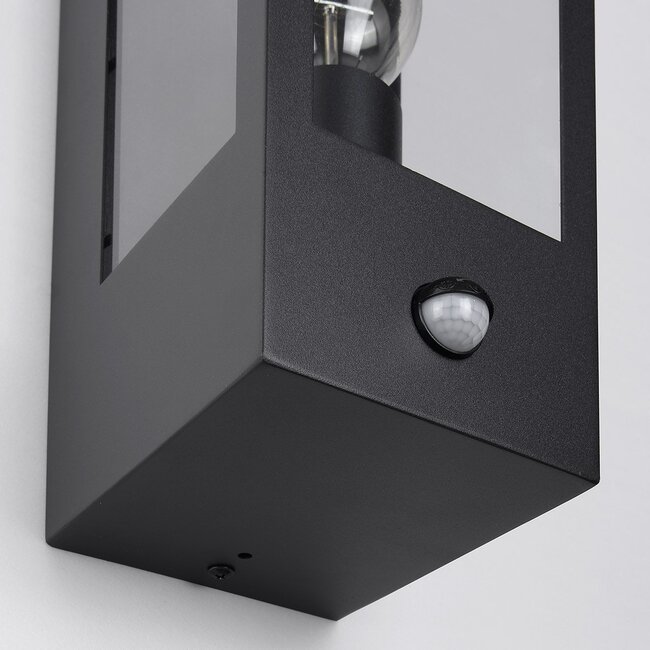 Outdoor wall light Nantes with sensor