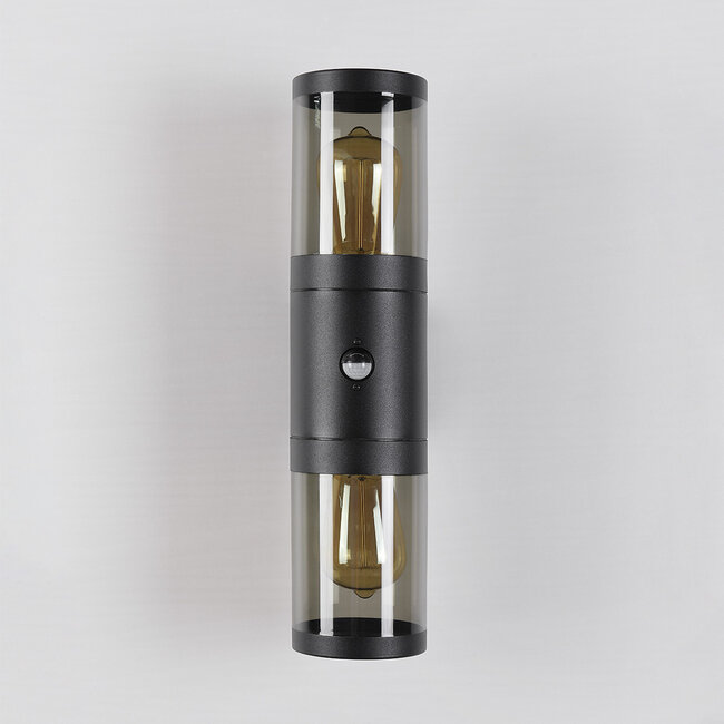 Versatile Calais outdoor lamp with sensor