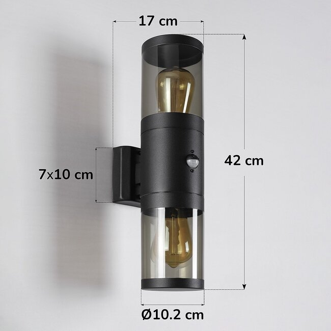 Versatile Calais outdoor lamp with sensor