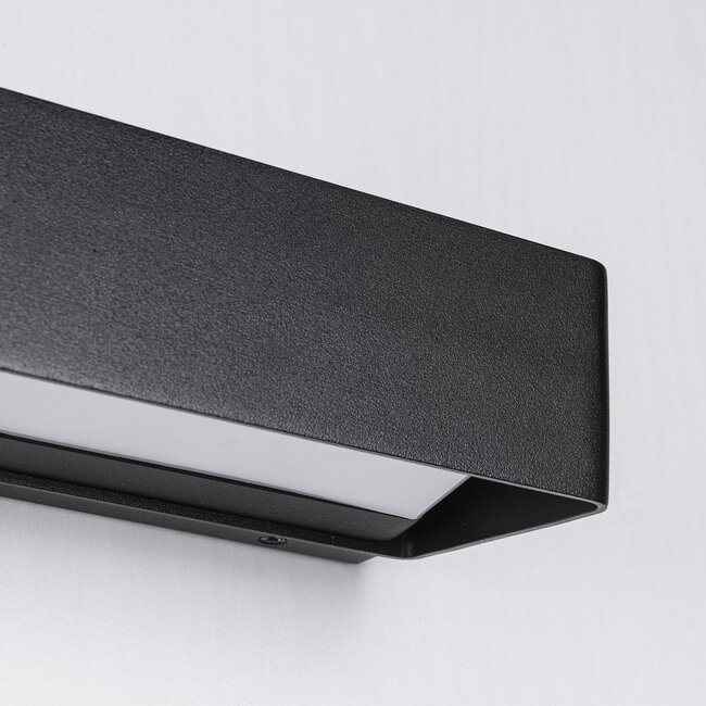 Outdoor wall light Midas - black with integrated LED