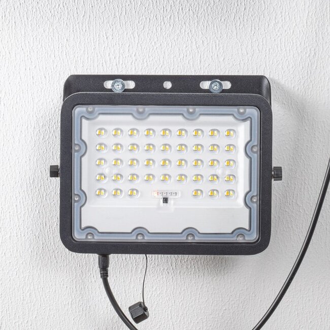 Black solar outdoor wall light Nestor - 60W