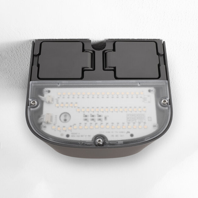 Outdoor wall lights with Dusk sensor and sockets - Astro