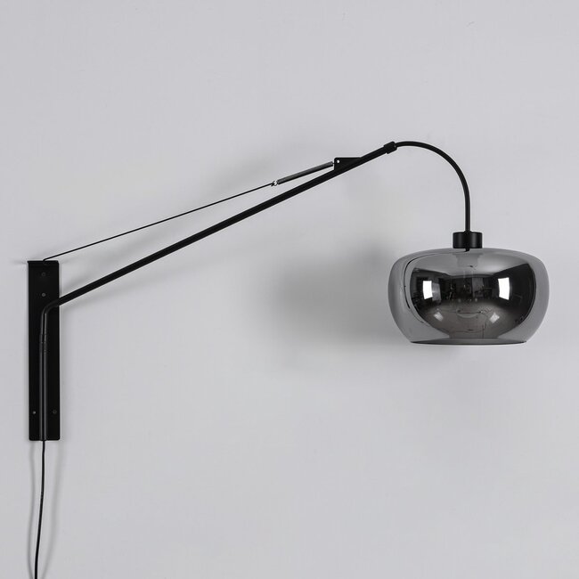 Industrial wall light Dasha with swivelling and extendable arm with smoked glass