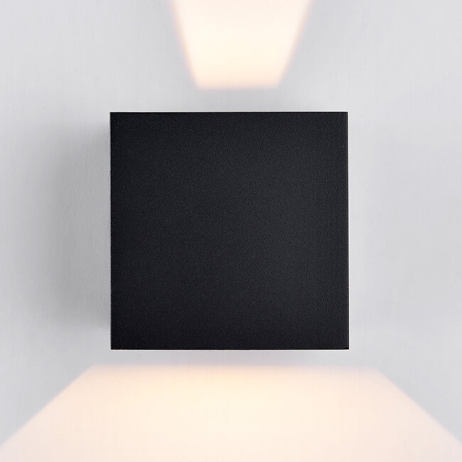 Dimmable wall lamp Daisy - black - dim-to-warm