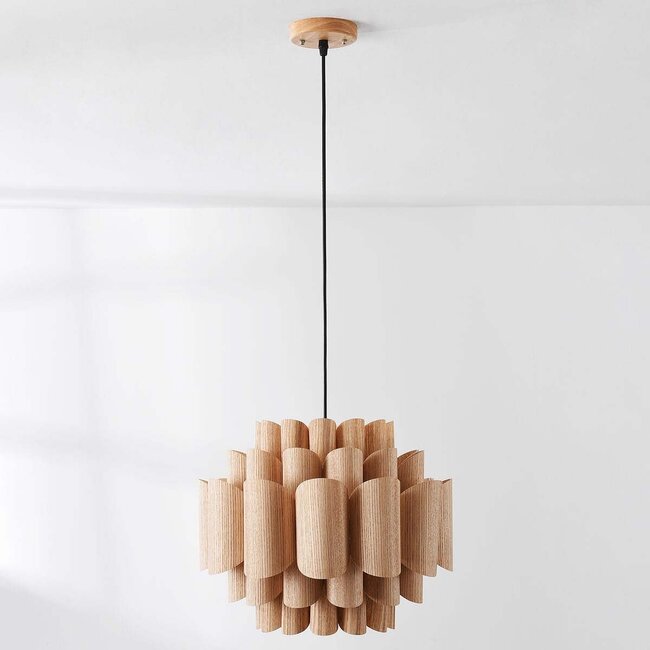 Modern Xylo pendant lamp with a natural wood effect