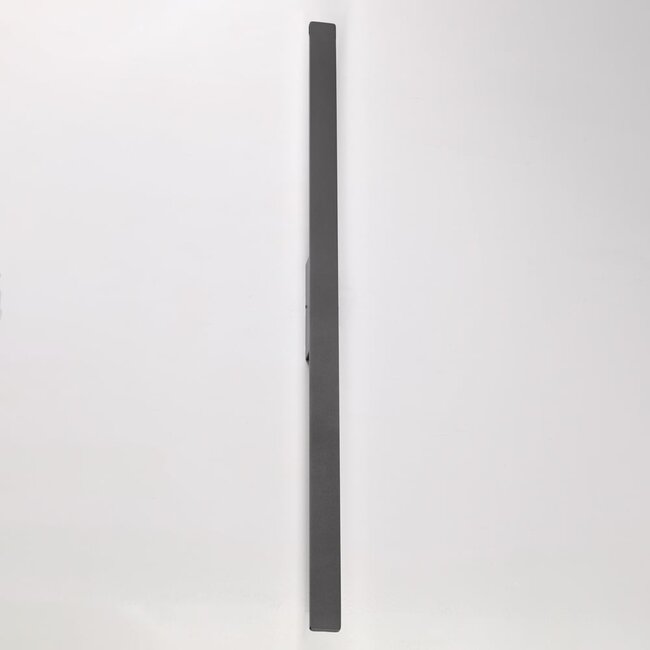 Modern bathroom lamp Tyge in black