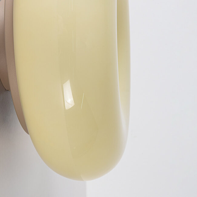 Wall light Rosalie with beige glass
