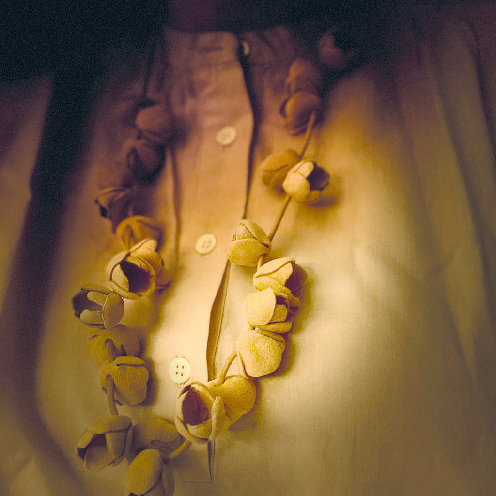Necklace leather cotton flowers, Suede Nude