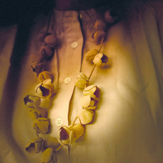 Halsketting lederen katoenen bloemen, Suede Nude