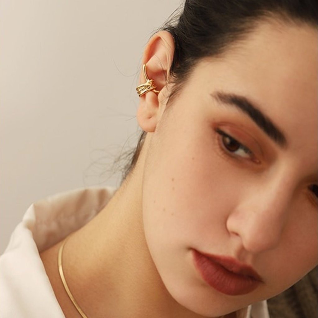 CiciDeJeweleryAMS Geometric design fluid line, small ear cuff