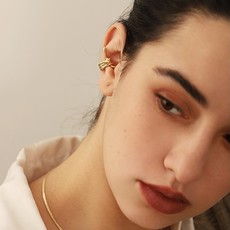 CiciDeJeweleryAMS Geometric design fluid line, small ear cuff
