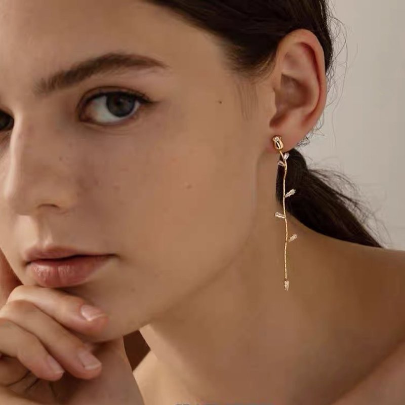 CiciDeJeweleryAMS Longline rose flower drop earring