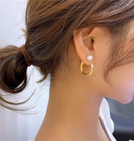 CiciDeJeweleryAMS C shape pearl earring