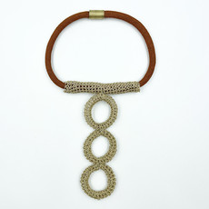 Hara Karamichali Daphni collier met roestbruin touw