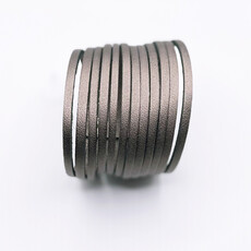 Marina 7pm Leather Fringes Bracelet aubergine