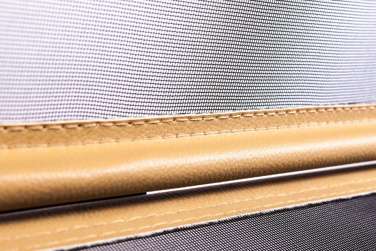 Alfa Romeo Windscherm Alfa Romeo Spider 916 beige Alfa Romeo Windscherm Alfa Romeo Spider 916 beige