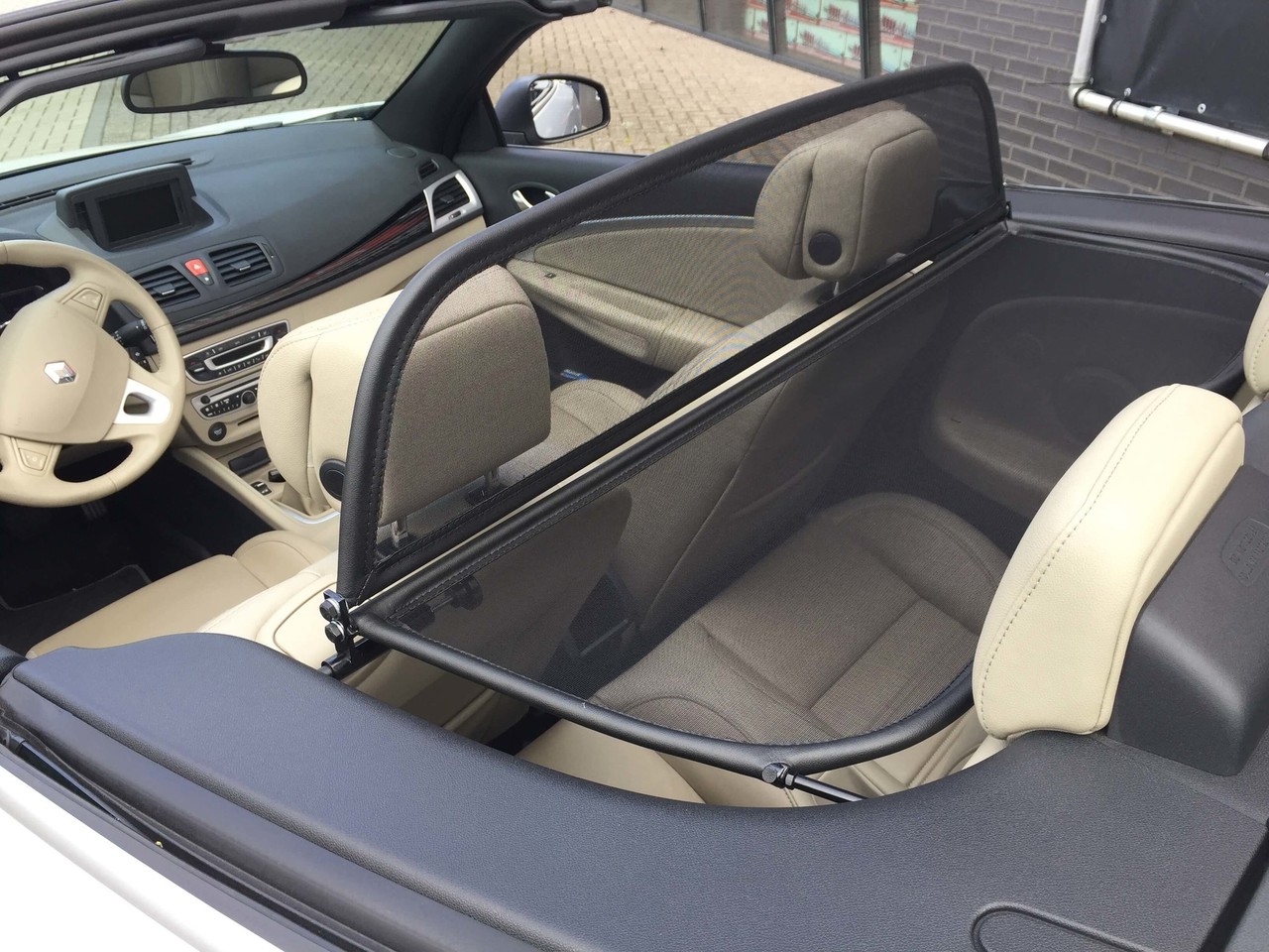 Renault Windscherm Renault Megane 3 beige Renault Windscherm Renault Megane 3 beige