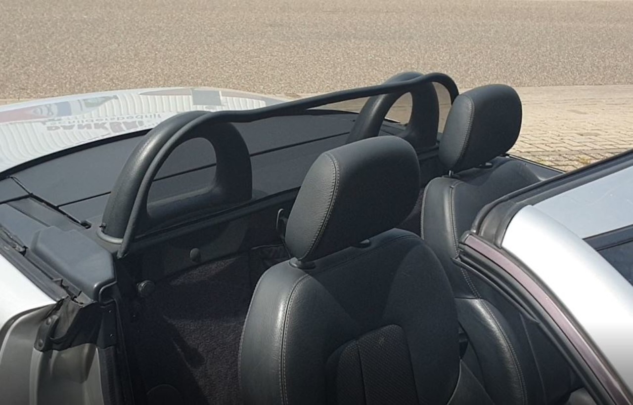 Mercedes Windscherm Mercedes SLK R170 rood Mercedes Windscherm Mercedes SLK R170 rood